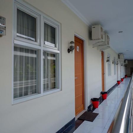 Urbanview Hotel Syariah Casa Azmya Yogyakarta Kejayan Bagian luar foto
