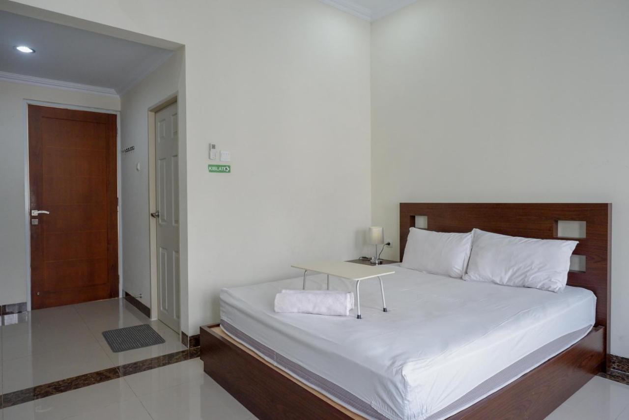 Urbanview Hotel Syariah Casa Azmya Yogyakarta Kejayan Bagian luar foto