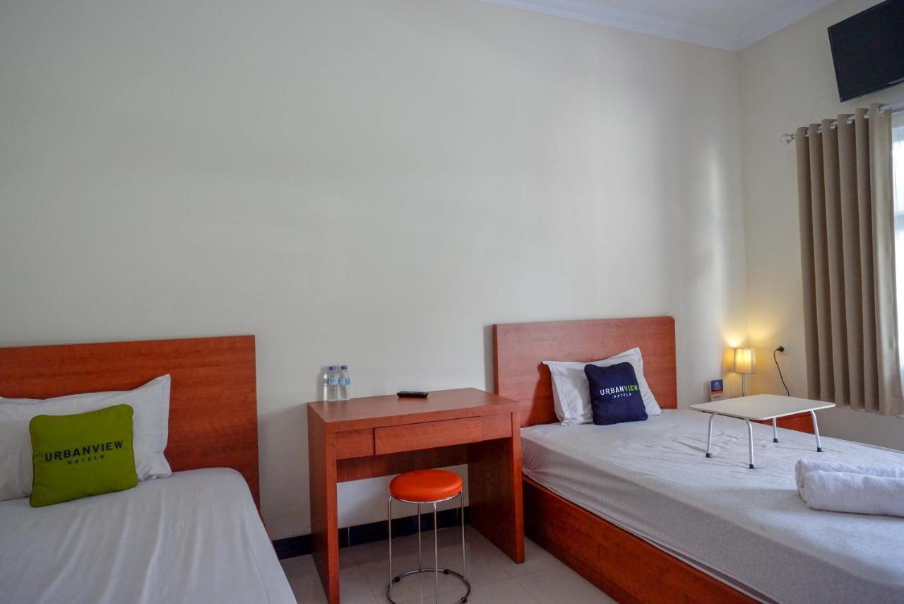 Urbanview Hotel Syariah Casa Azmya Yogyakarta Kejayan Bagian luar foto