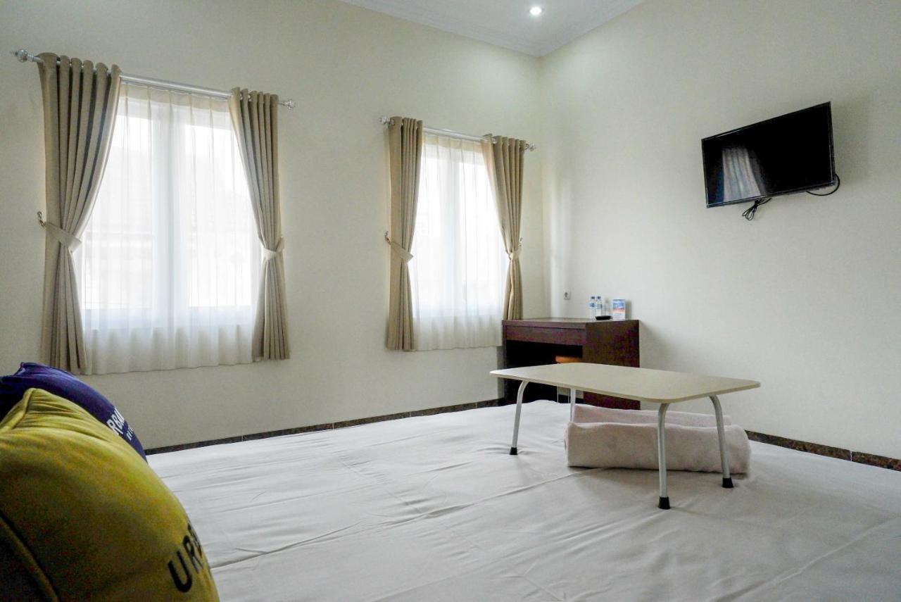 Urbanview Hotel Syariah Casa Azmya Yogyakarta Kejayan Bagian luar foto