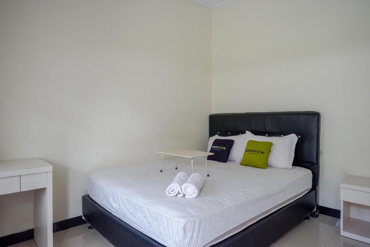 Urbanview Hotel Syariah Casa Azmya Yogyakarta Kejayan Bagian luar foto