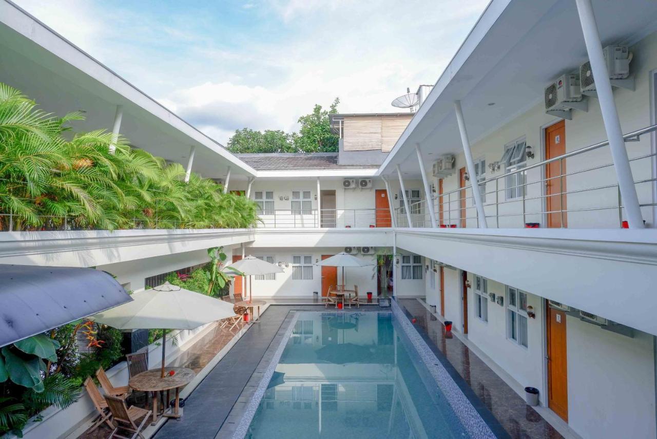 Urbanview Hotel Syariah Casa Azmya Yogyakarta Kejayan Bagian luar foto