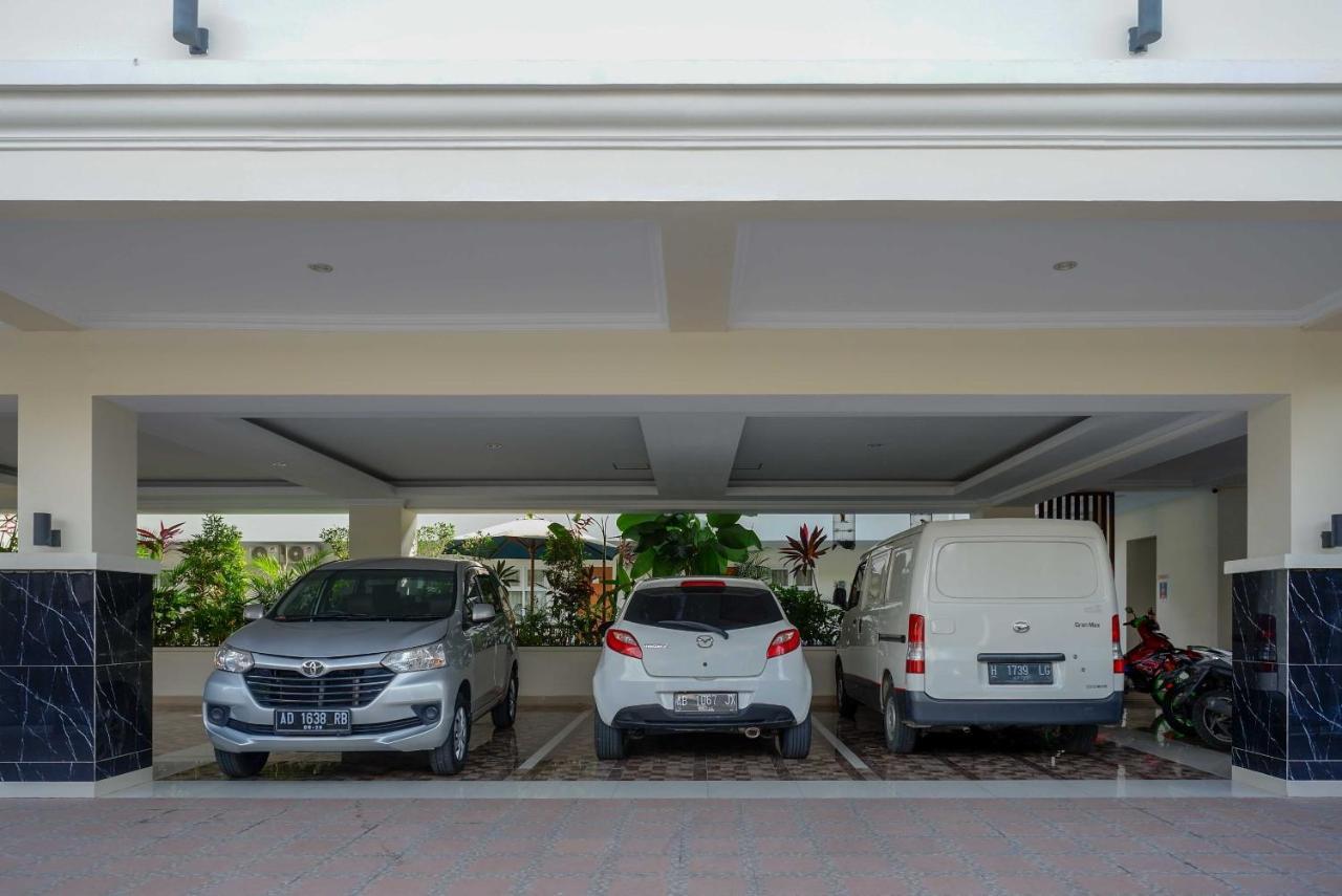 Urbanview Hotel Syariah Casa Azmya Yogyakarta Kejayan Bagian luar foto