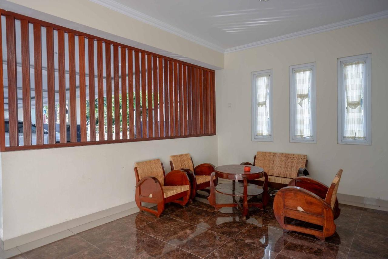 Urbanview Hotel Syariah Casa Azmya Yogyakarta Kejayan Bagian luar foto