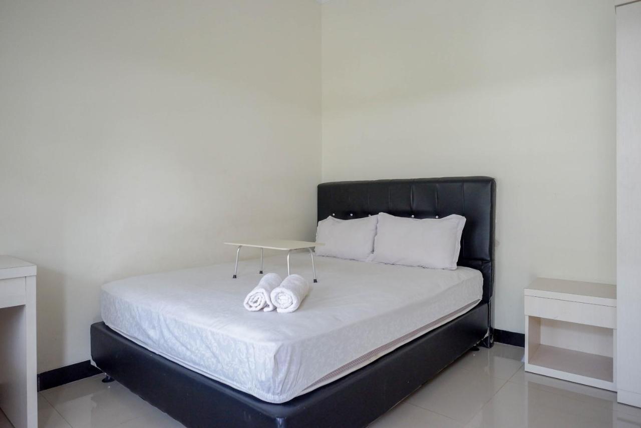 Urbanview Hotel Syariah Casa Azmya Yogyakarta Kejayan Bagian luar foto