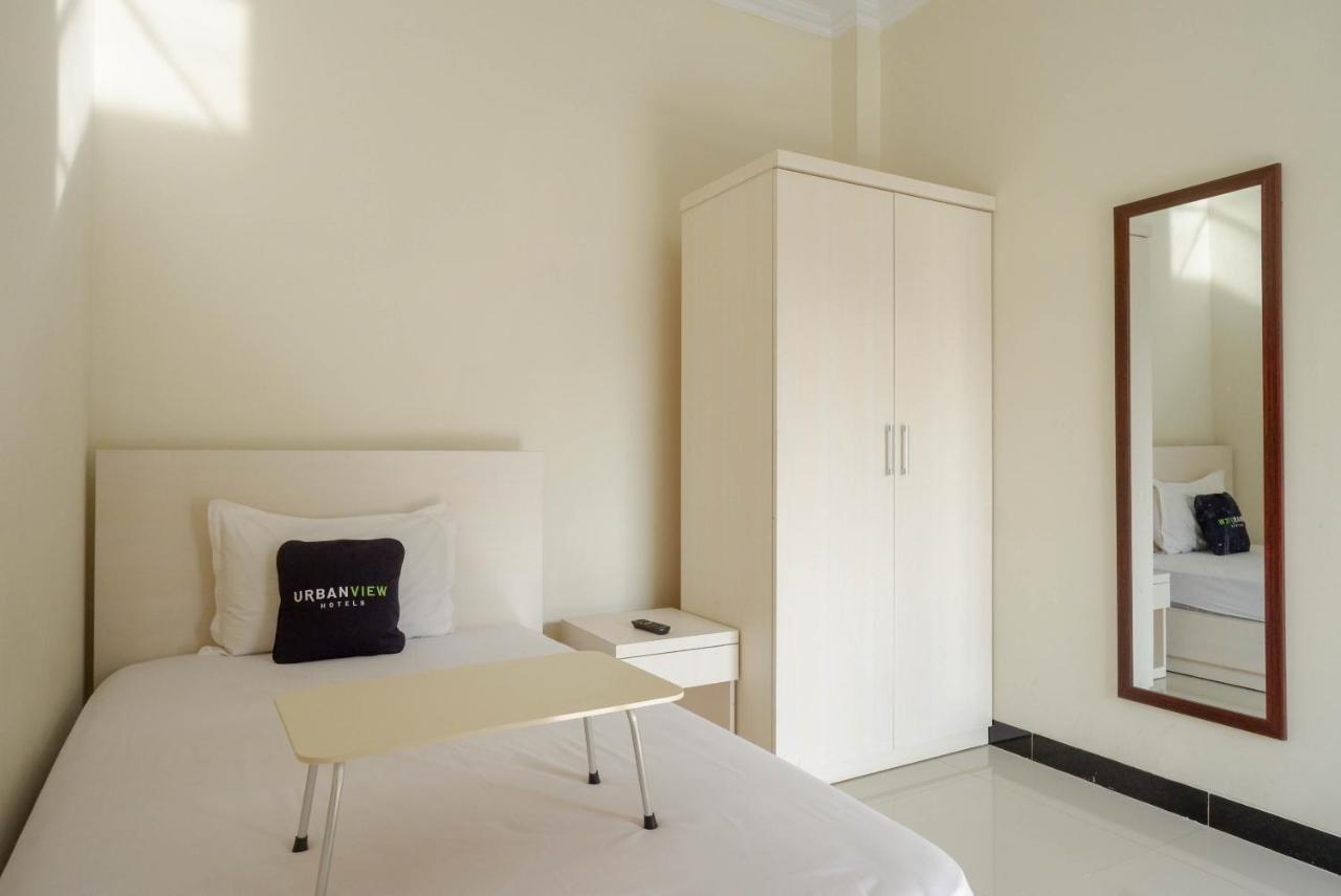 Urbanview Hotel Syariah Casa Azmya Yogyakarta Kejayan Bagian luar foto