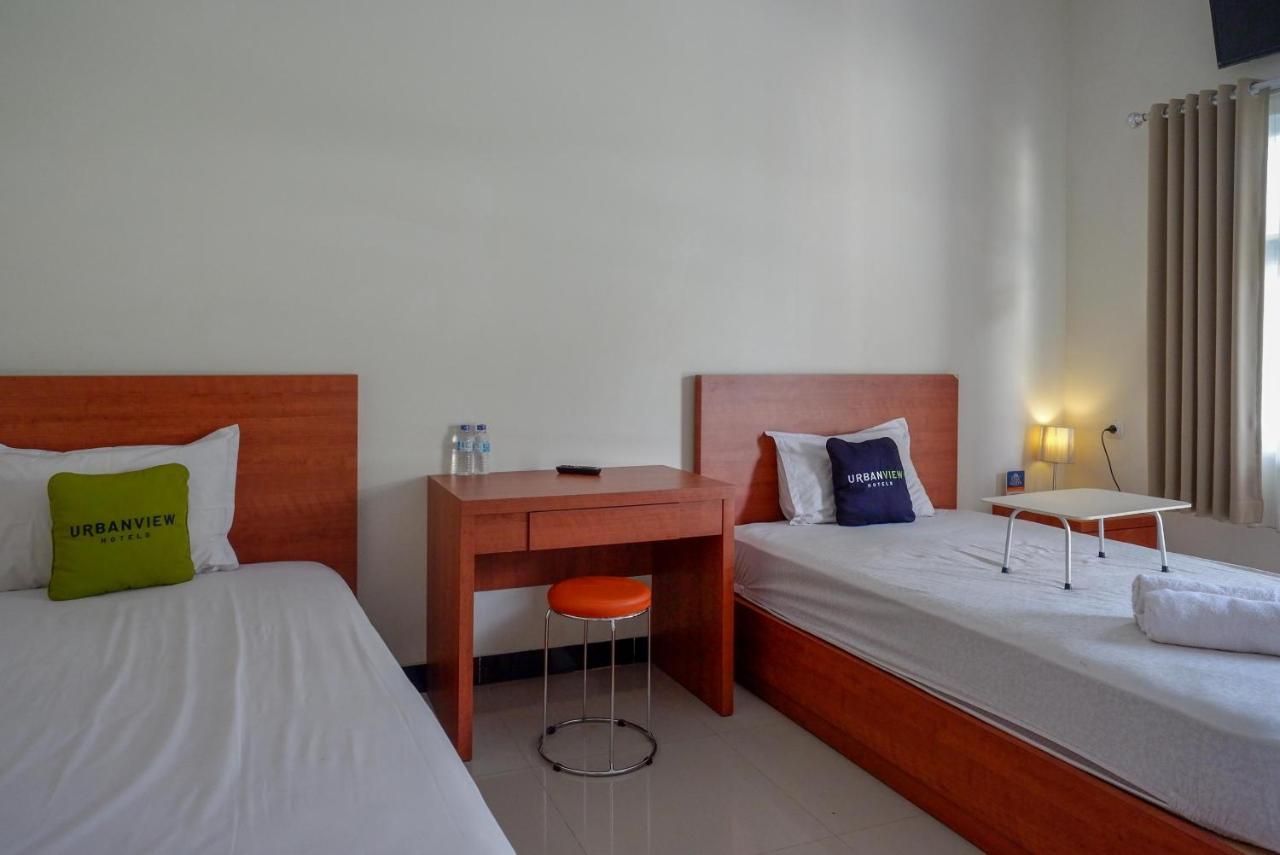 Urbanview Hotel Syariah Casa Azmya Yogyakarta Kejayan Bagian luar foto
